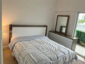 1020 SW 4th St in Miami, FL - Building Photo - Building Photo