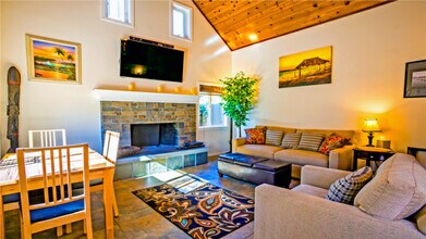 6750 Draper Ave in La Jolla, CA - Building Photo - Building Photo