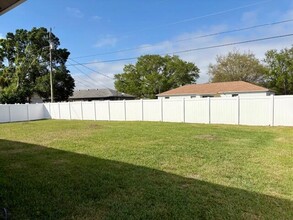 202 SW Aldoro Pl in Port St. Lucie, FL - Building Photo - Building Photo