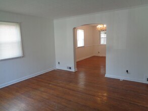 5907 Yorkwood Rd in Baltimore, MD - Building Photo - Building Photo