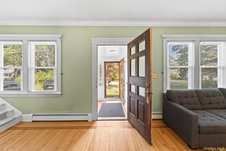 32 Whittier Dr in Mastic Beach, NY - Building Photo - Building Photo