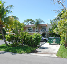 912 NE 17th Ct in Fort Lauderdale, FL - Building Photo - Building Photo