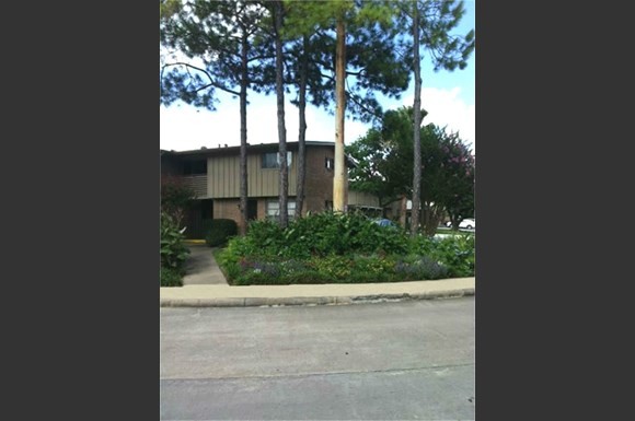 Merwin Villa Apartments in Houston, TX - Foto de edificio