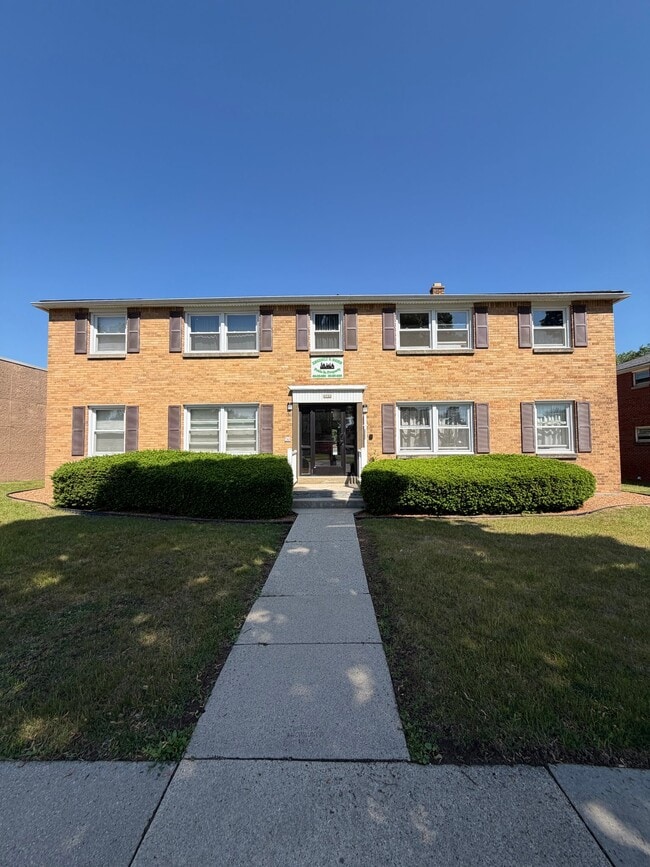 4944 W Forest Home Ave