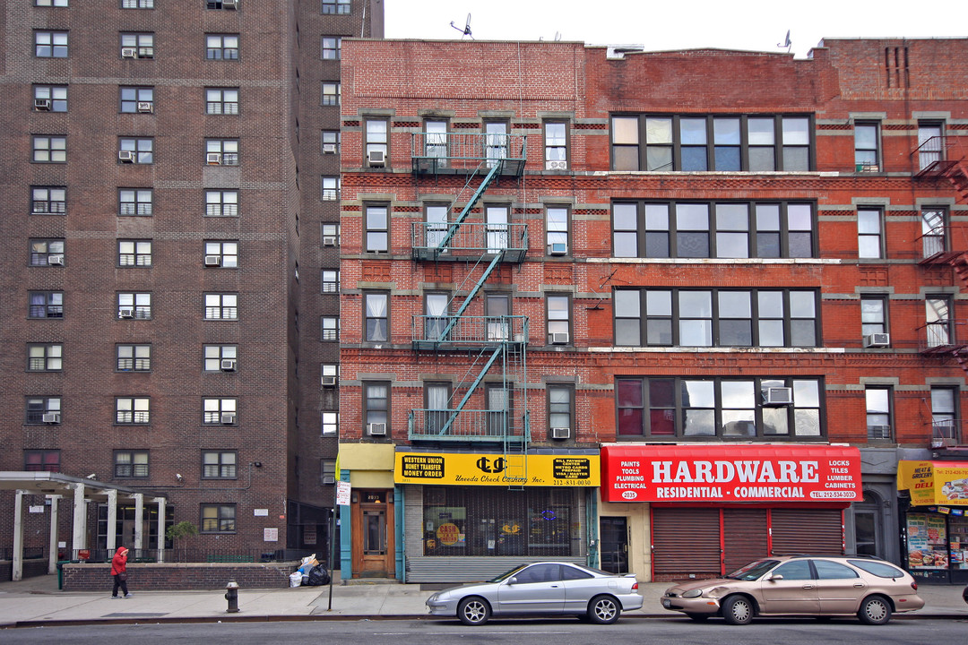 2033 Second Ave in New York, NY - Foto de edificio