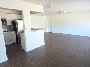 5200 NW 18th Ct in Lauderhill, FL - Building Photo - Building Photo