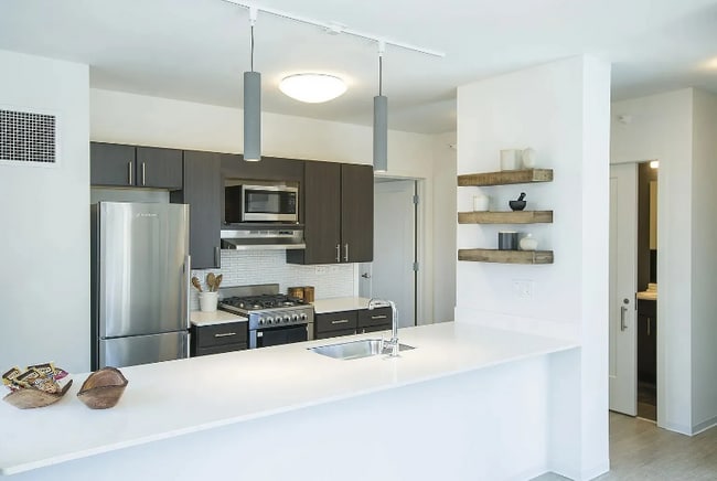 174 W Superior St in Chicago, IL - Building Photo - Building Photo