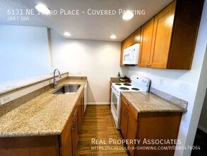 6131 NE 193rd Pl in Kenmore, WA - Building Photo - Building Photo