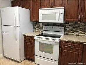 10288 NW 9th St Cir-Unit -205 in Miami, FL - Building Photo - Building Photo