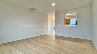 3656 W Furcula Dr in Coeur d'Alene, ID - Building Photo - Building Photo