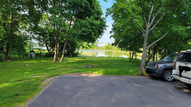 127 Bartlett St in Portsmouth, NH - Building Photo - Building Photo