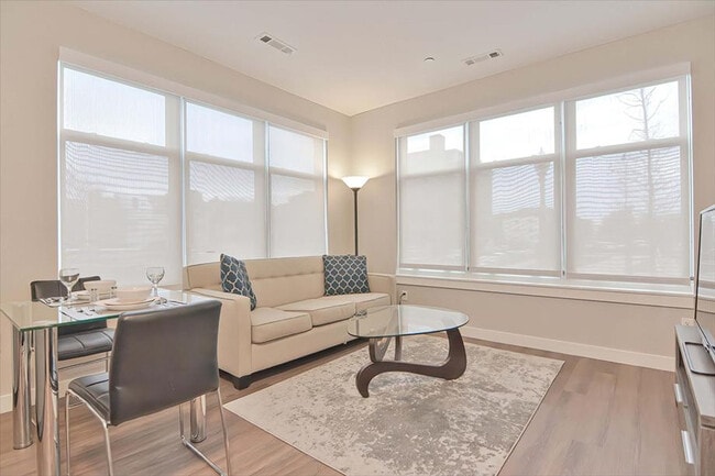 40 E Pier Dr