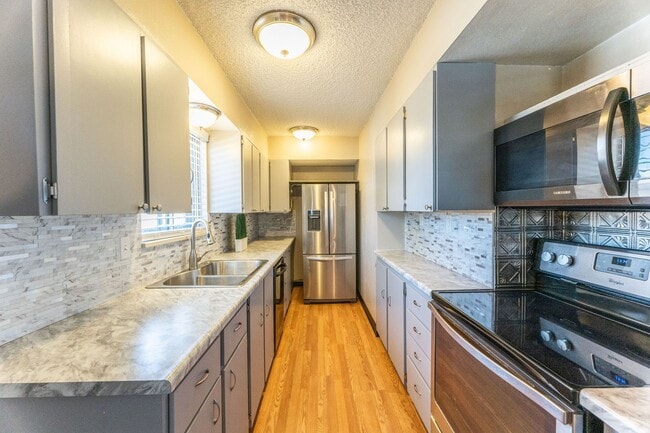 954 S Miller St in Lakewood, CO - Building Photo - Building Photo