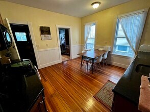 24 Cherry St in Somerville, MA - Building Photo - Building Photo