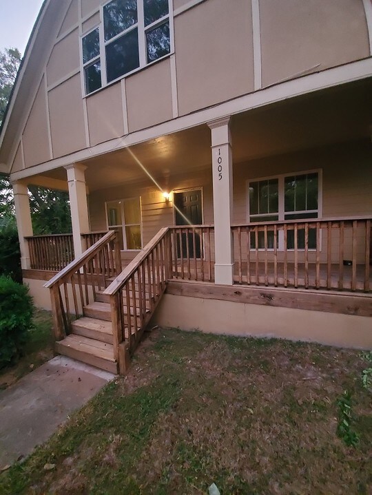 1005 Linam Ave SE in Atlanta, GA - Building Photo