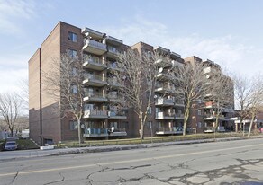Habitations Saint-Raymond in Montréal, QC - Building Photo