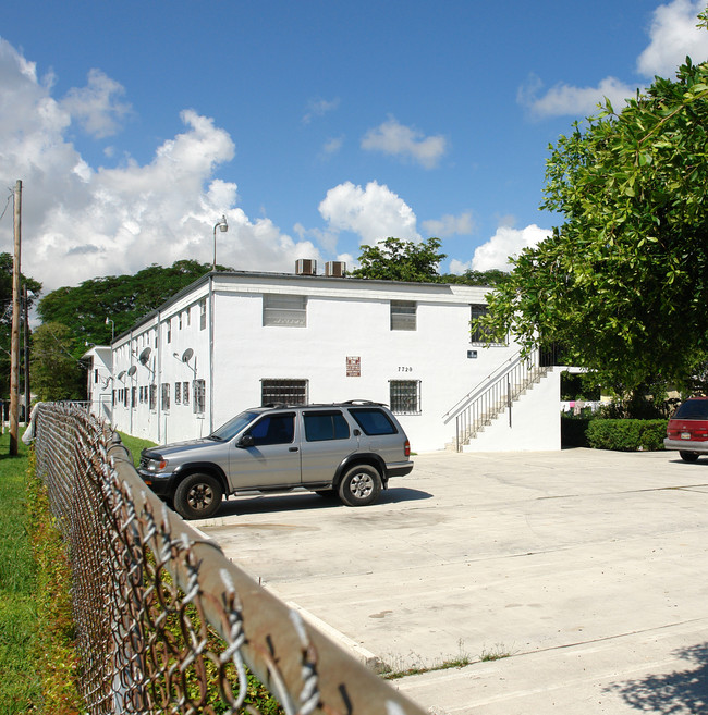 Bowery Evans Apartments in Miami, FL - Building Photo - Building Photo