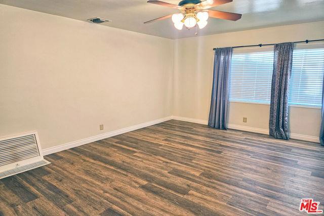 9966 Glencrest Dr in Burbank, CA - Building Photo - Building Photo