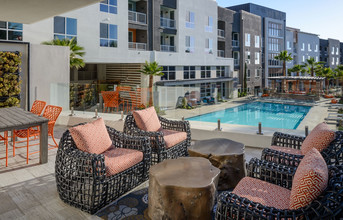 Vantis in Aliso Viejo, CA - Foto de edificio - Building Photo