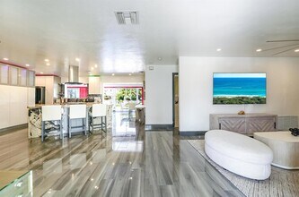 2531 NE 47th St in Lighthouse Point, FL - Foto de edificio - Building Photo