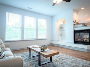 4461 Hazeltine Dr in Atlanta, GA - Building Photo - Building Photo