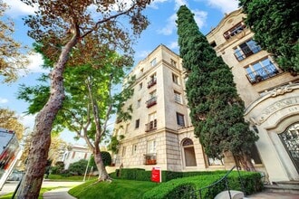 109 N Sycamore Ave in Los Angeles, CA - Building Photo - Building Photo