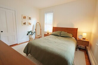 8 Perry St, Unit 1 in Brookline, MA - Building Photo - Building Photo