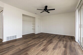 9308 Aylesbury Dr in Louisville, KY - Building Photo - Building Photo