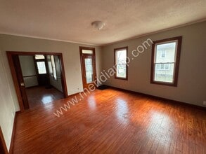 2403 N Clinton St in Fort Wayne, IN - Building Photo - Building Photo