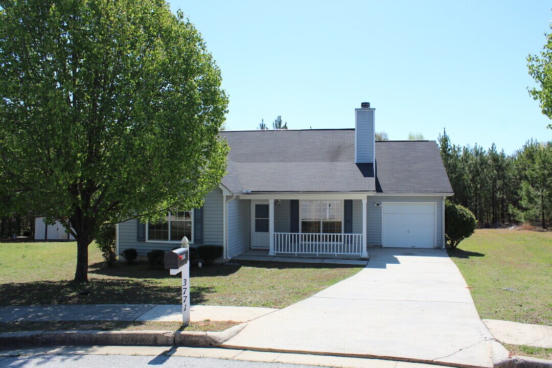 3771 Hudson Ct in Rex, GA - Building Photo