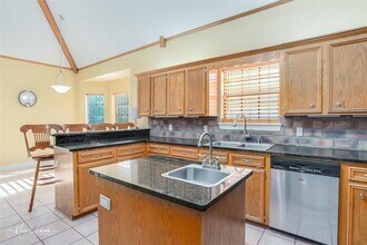 462 Mayfair Ct in Bossier City, LA - Building Photo - Building Photo