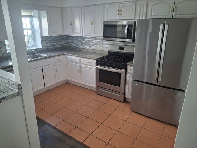 184 S 8th St, Unit 1 in Newark, NJ - Building Photo - Building Photo