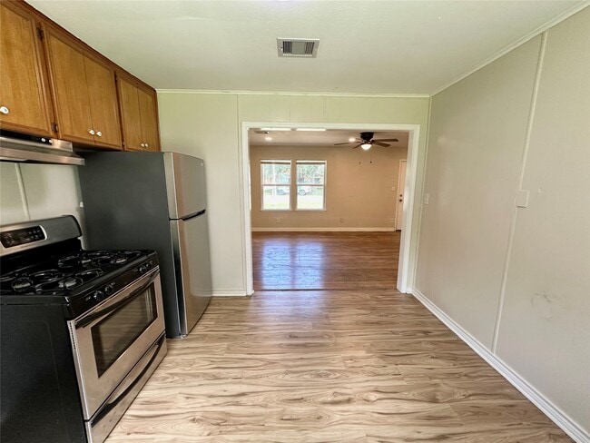 property at 6 E Southlawn Ave