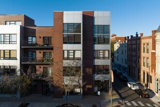 1500-1510 W Chicago Ave in Chicago, IL - Foto de edificio - Building Photo