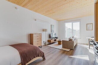 155 Broadway, Unit #1 in Somerville, MA - Building Photo - Building Photo