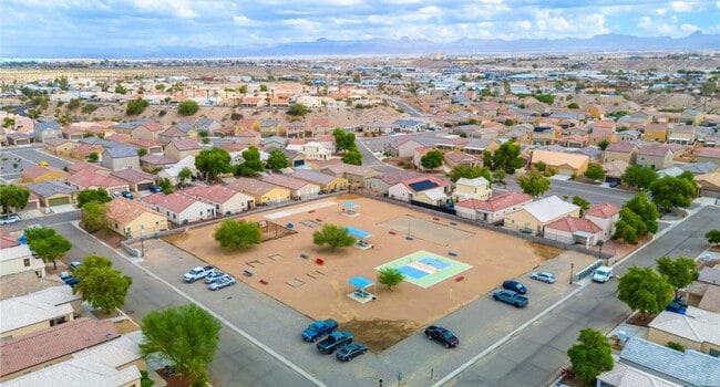 property at 2384 Tapatio Dr