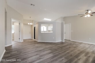 7000 Kaylor Ave in Cocoa, FL - Building Photo - Building Photo