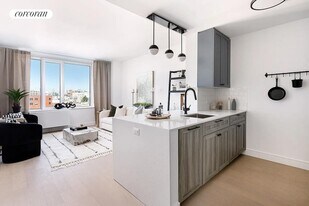 36-20 Steinway St in Queens, NY - Building Photo