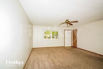 8631 Pleasant Creek Ct in Indianapolis, IN - Building Photo - Building Photo