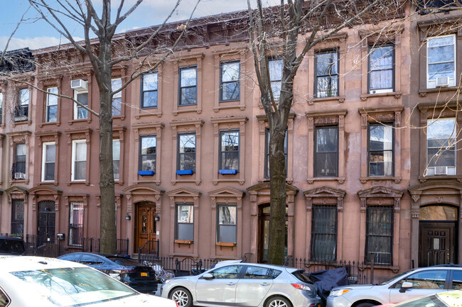 42 Saint Marks Pl in Brooklyn, NY - Foto de edificio - Building Photo