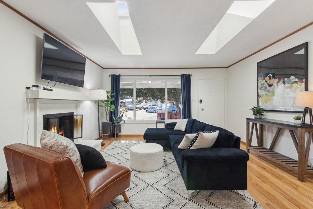 1639 Toledo Ct in Pacifica, CA - Building Photo