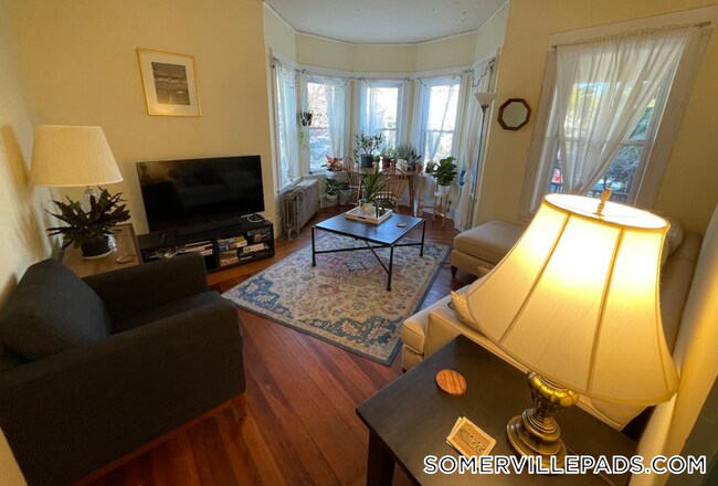 44 Benton Rd in Somerville, MA - Building Photo - Building Photo