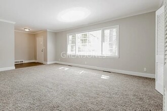 717 Ridgecrest Rd in Lagrange, GA - Building Photo - Building Photo