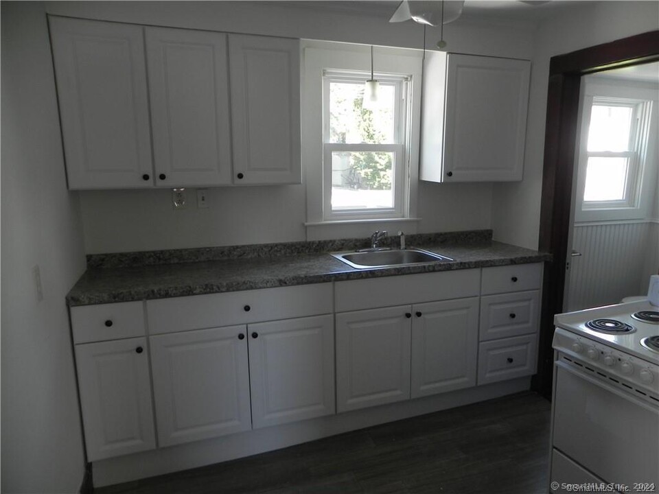 18 Franklin St-Unit -B in Westport, CT - Building Photo