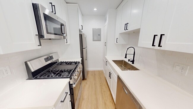 Welcome Home || Newly Upgraded WeHo Apt || FREE RENT!