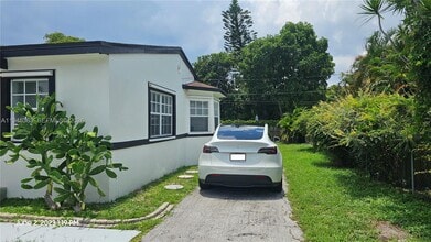 626 S 28th Ave in Hollywood, FL - Building Photo - Building Photo