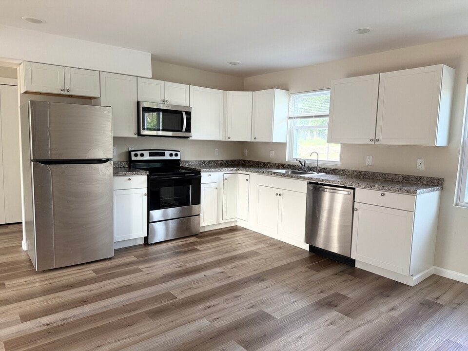 14 US Highway 206, Unit B in Stanhope, NJ - Building Photo