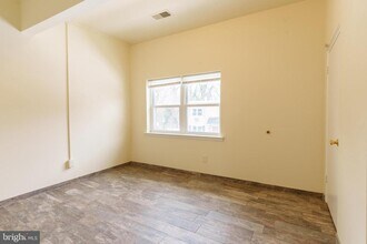 101 E Camden Ave in Moorestown, NJ - Building Photo - Building Photo