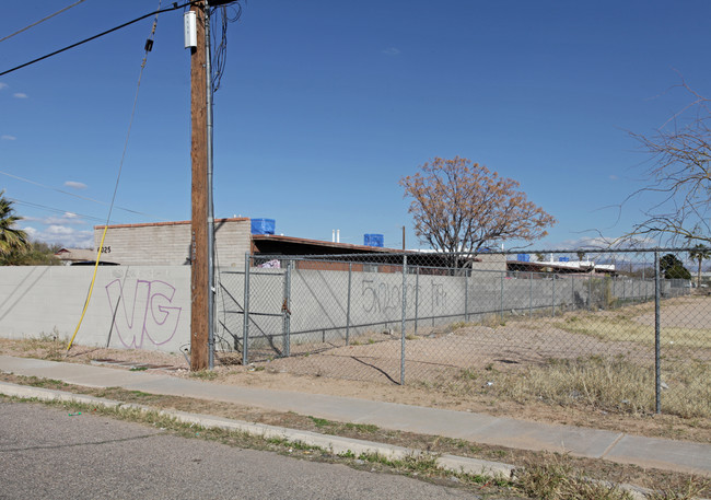 5-Plex in Tucson, AZ - Building Photo - Building Photo