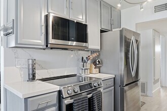 450 W Vermont Ave, Unit 450 W Vermont Apt 602 in Escondido, CA - Building Photo - Building Photo